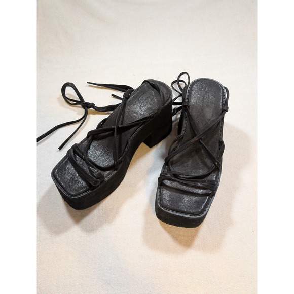 The Unbranded Brand Shoes - black strappy platform heels size 41